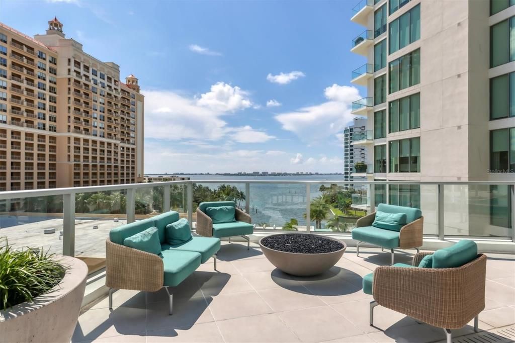 For Sale: $1,950,000 (2 beds, 3 baths, 1869 Square Feet)