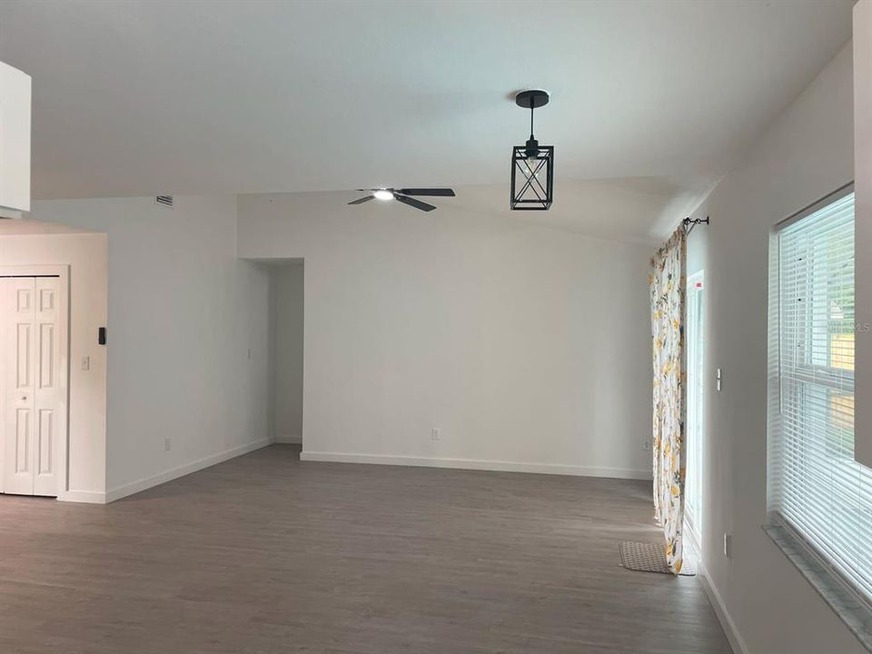 For Rent: $3,000 (4 beds, 2 baths, 1509 Square Feet)