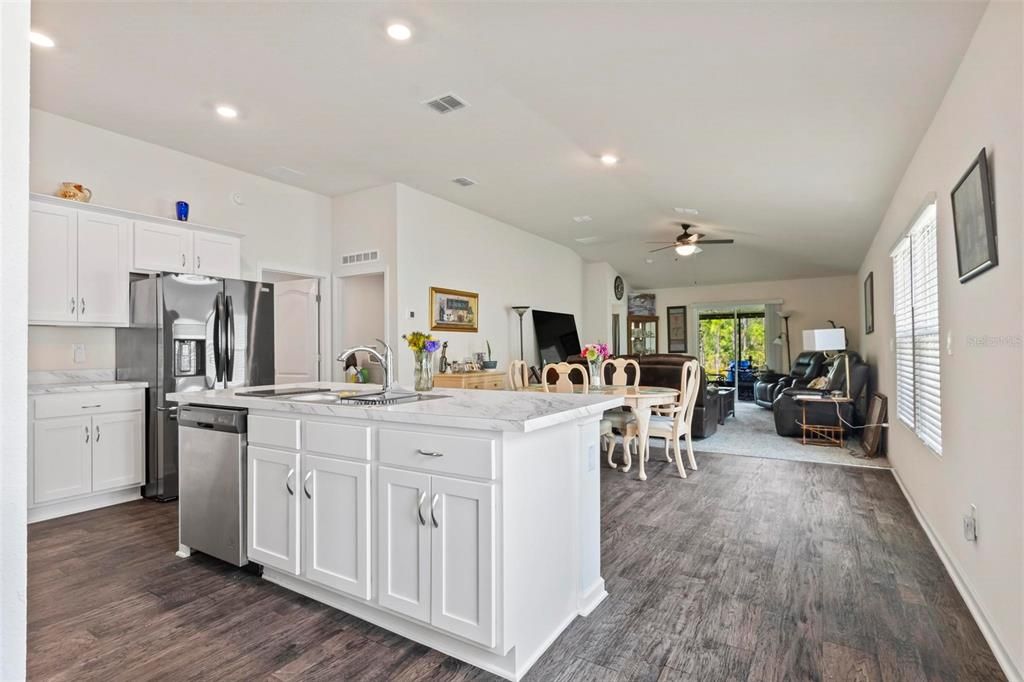 For Sale: $343,900 (4 beds, 2 baths, 1776 Square Feet)