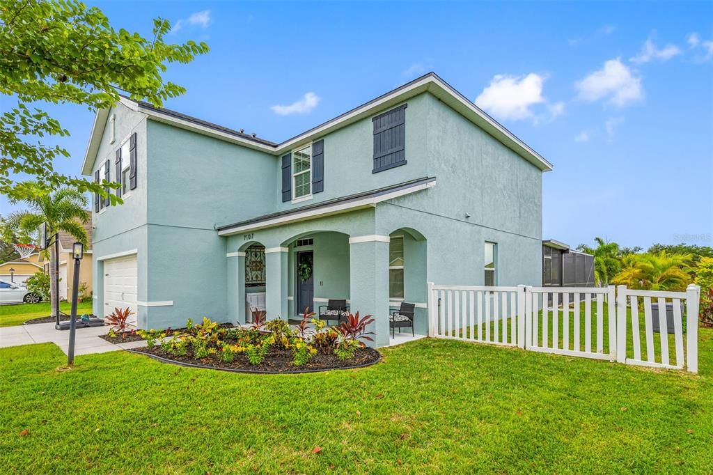 For Sale: $574,900 (4 beds, 2 baths, 2265 Square Feet)