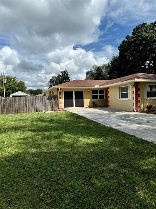 For Sale: $325,000 (3 beds, 2 baths, 1819 Square Feet)