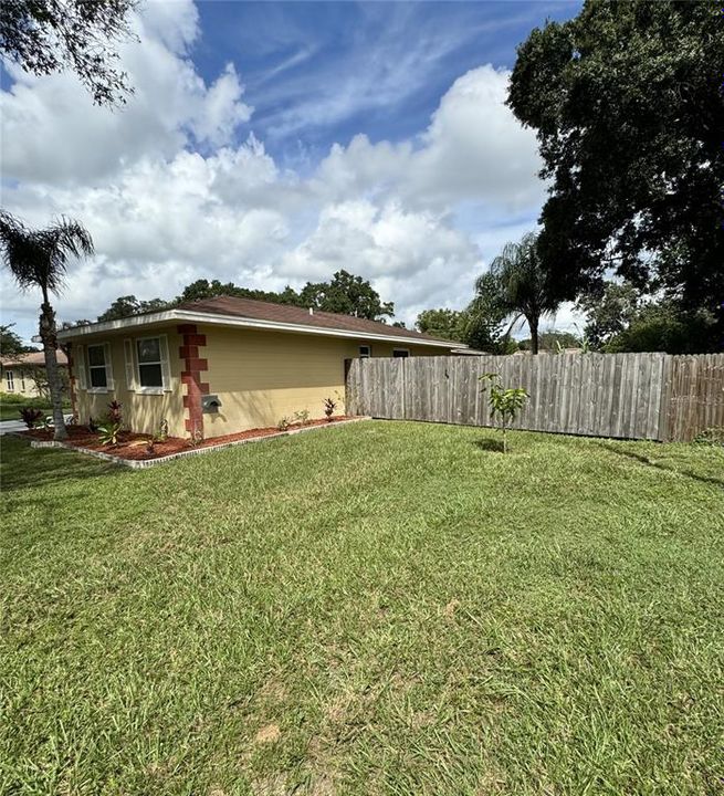 For Sale: $325,000 (3 beds, 2 baths, 1819 Square Feet)