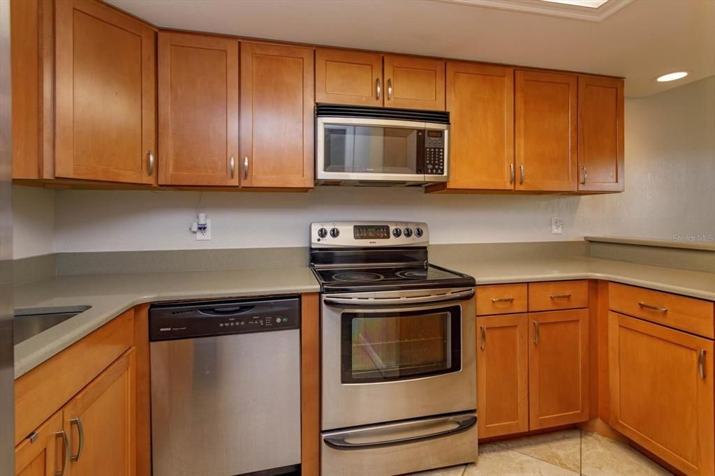 For Sale: $229,900 (2 beds, 2 baths, 1120 Square Feet)