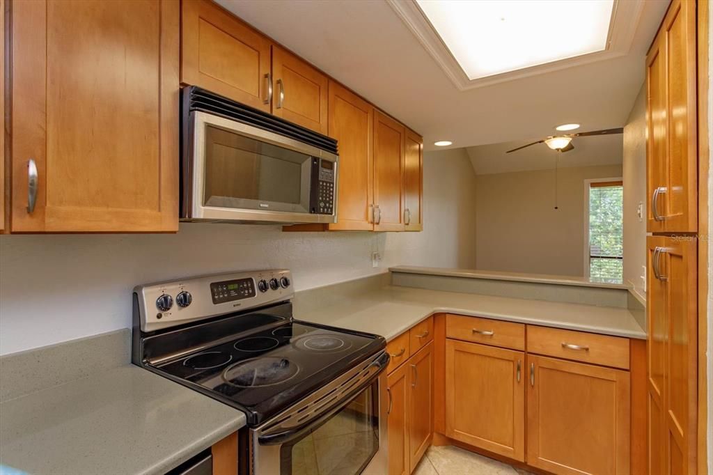 For Sale: $229,900 (2 beds, 2 baths, 1120 Square Feet)