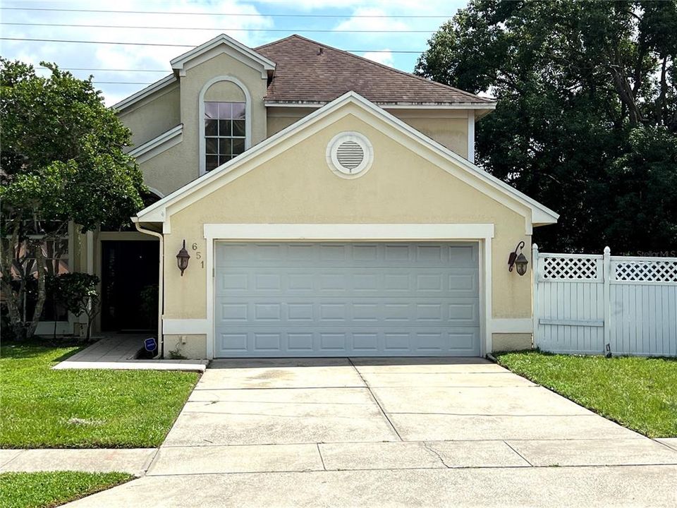 For Sale: $419,000 (3 beds, 2 baths, 1900 Square Feet)