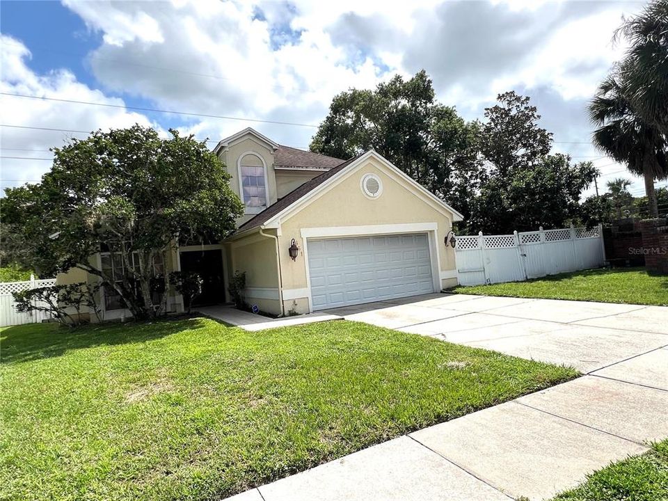 For Sale: $419,000 (3 beds, 2 baths, 1900 Square Feet)