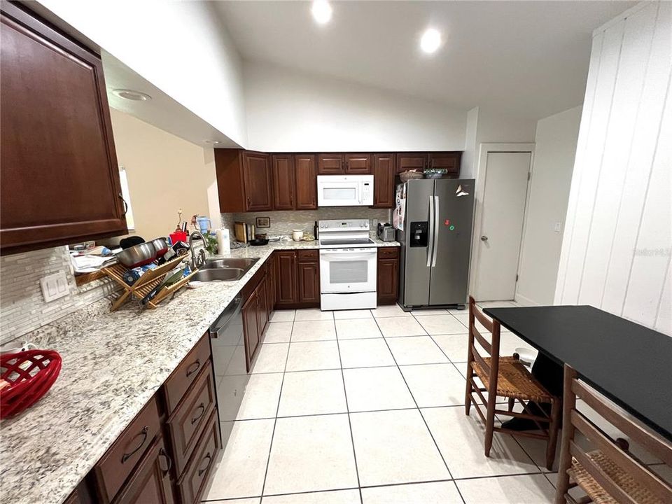 For Sale: $450,000 (4 beds, 3 baths, 2381 Square Feet)