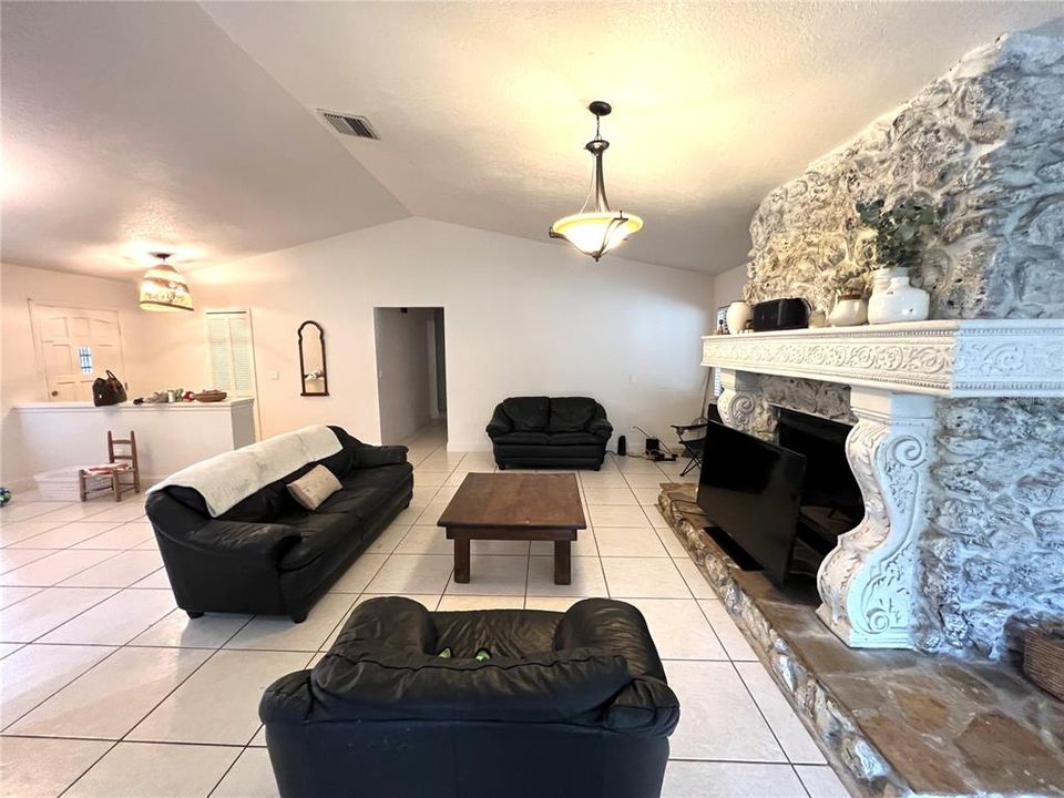 For Sale: $450,000 (4 beds, 3 baths, 2381 Square Feet)