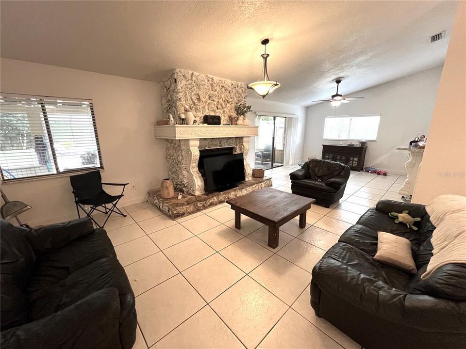 For Sale: $450,000 (4 beds, 3 baths, 2381 Square Feet)