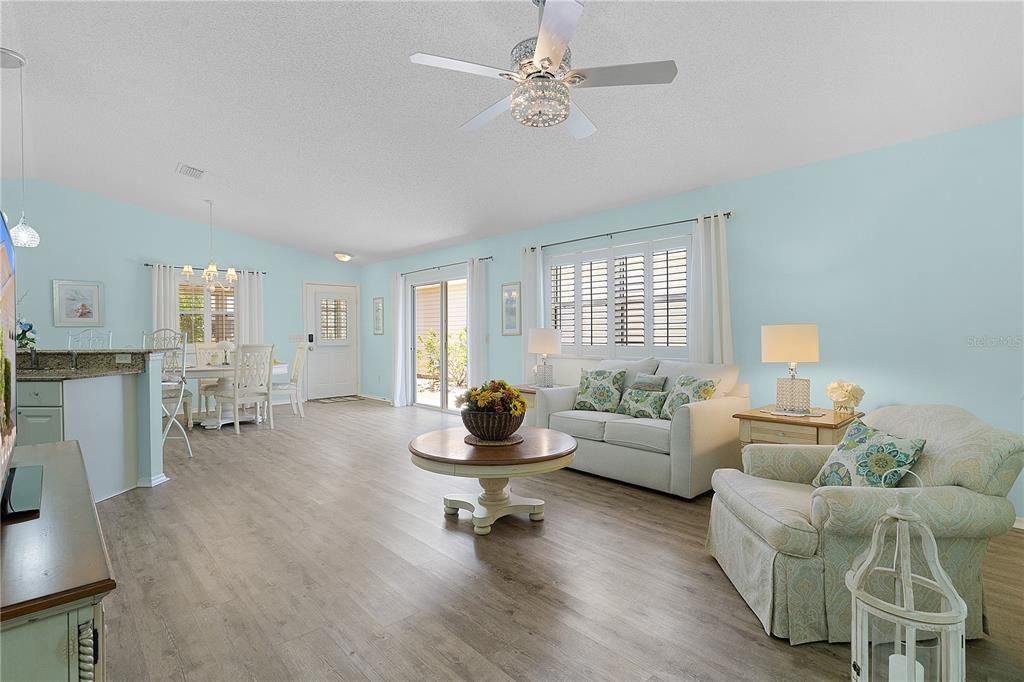 Spacious Living/Dining Room Combo