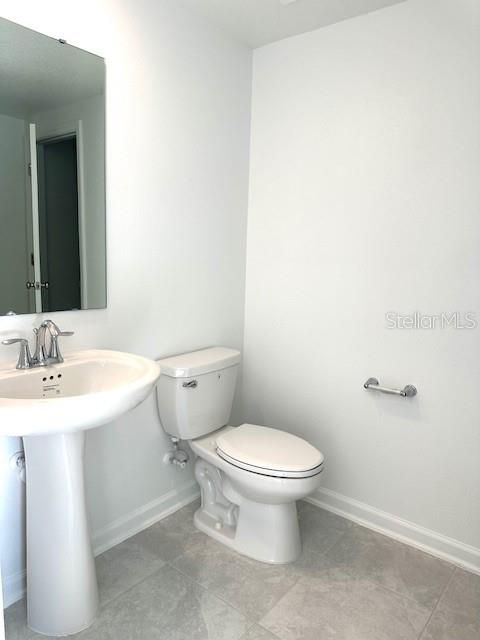 For Rent: $2,350 (3 beds, 2 baths, 1834 Square Feet)