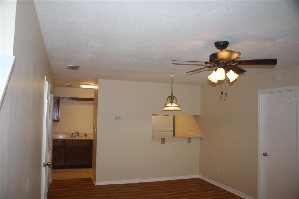 For Sale: $269,000 (2 beds, 2 baths, 1159 Square Feet)