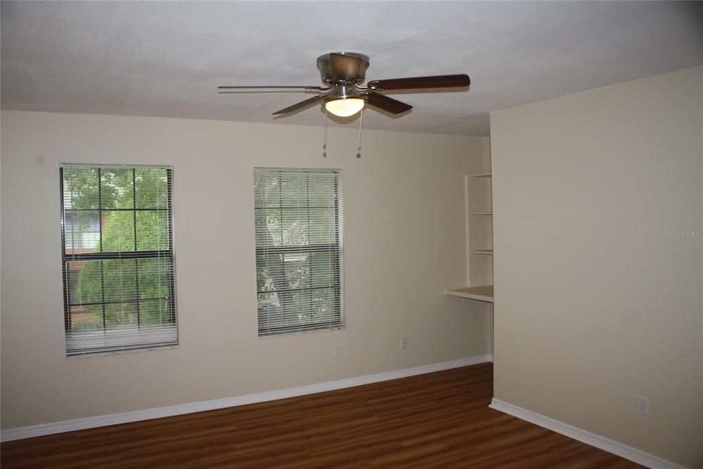 For Sale: $269,000 (2 beds, 2 baths, 1159 Square Feet)