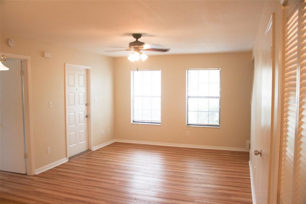 For Sale: $269,000 (2 beds, 2 baths, 1159 Square Feet)