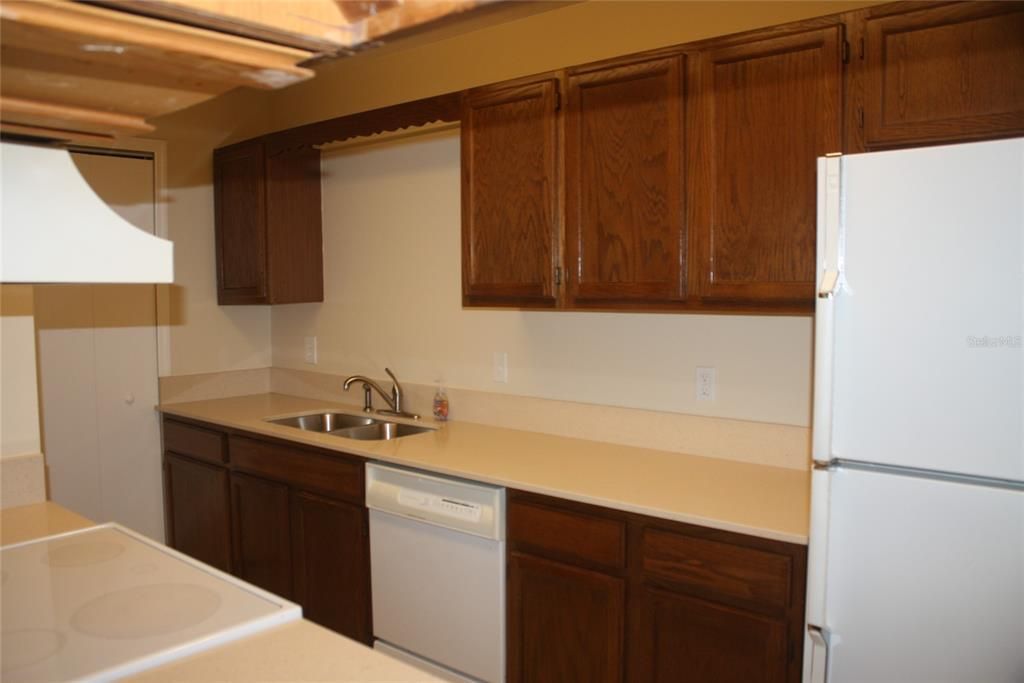 For Sale: $269,000 (2 beds, 2 baths, 1159 Square Feet)