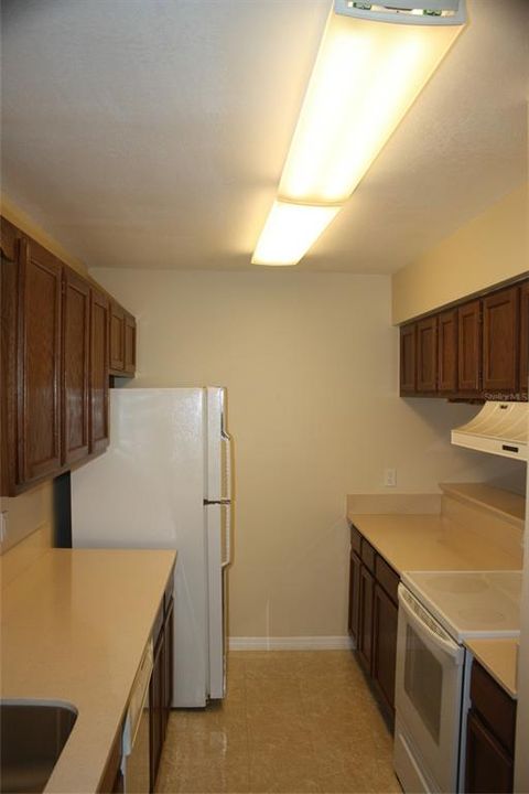 For Sale: $269,000 (2 beds, 2 baths, 1159 Square Feet)