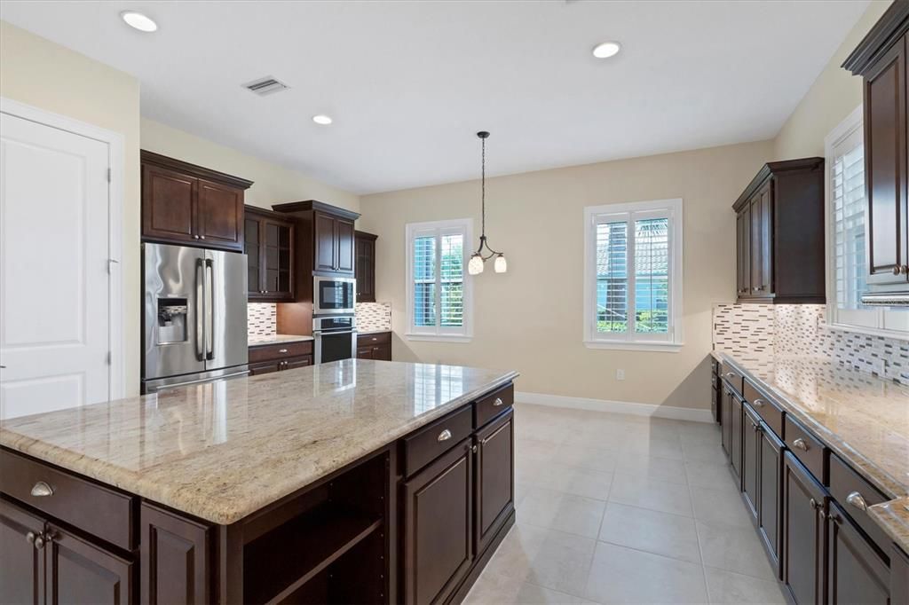 Kitchen/ Breakfast Area