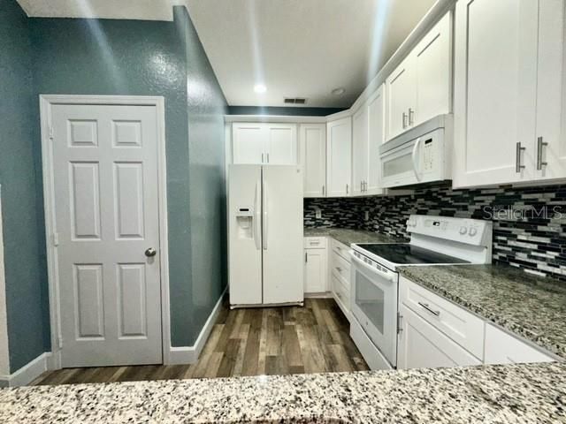 For Rent: $2,195 (3 beds, 2 baths, 2244 Square Feet)