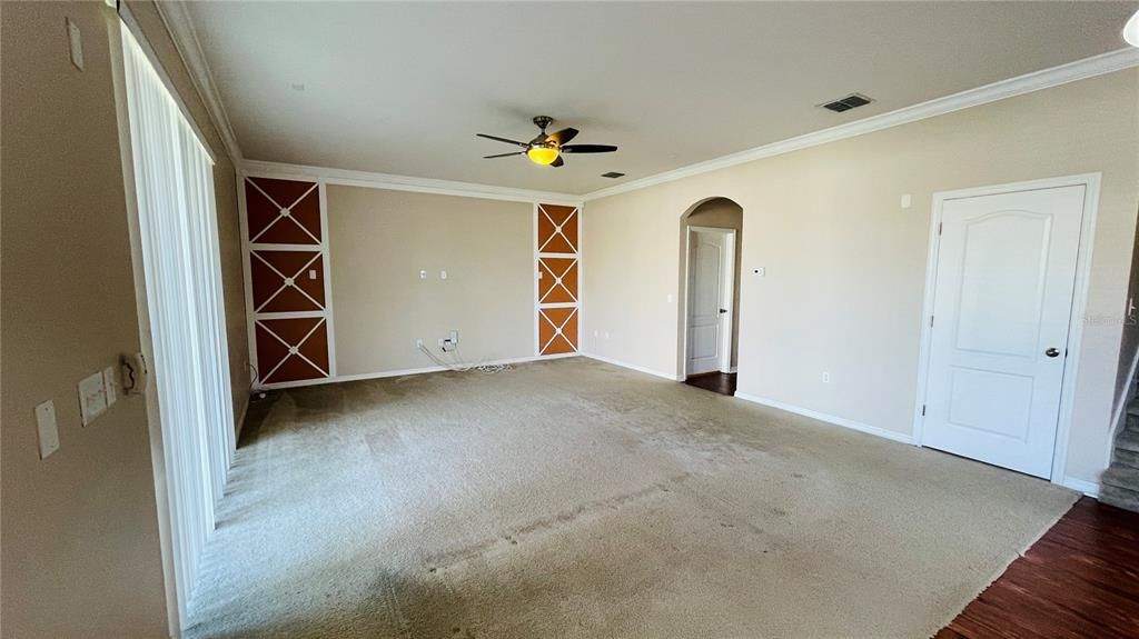 For Rent: $2,900 (4 beds, 2 baths, 2880 Square Feet)