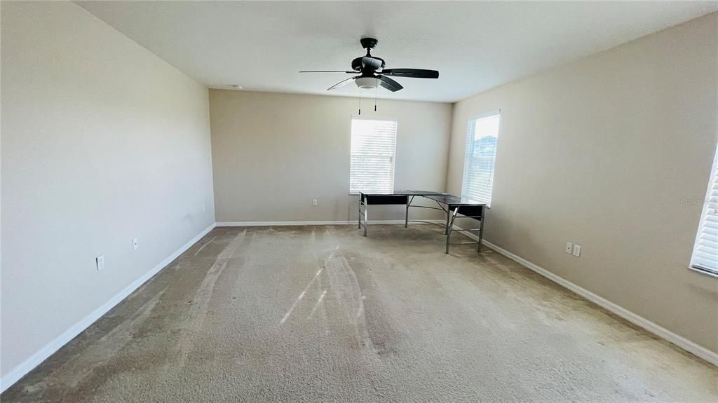 For Rent: $2,900 (4 beds, 2 baths, 2880 Square Feet)