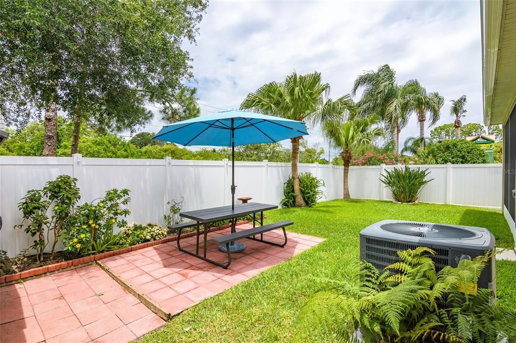 For Sale: $450,000 (4 beds, 2 baths, 2350 Square Feet)