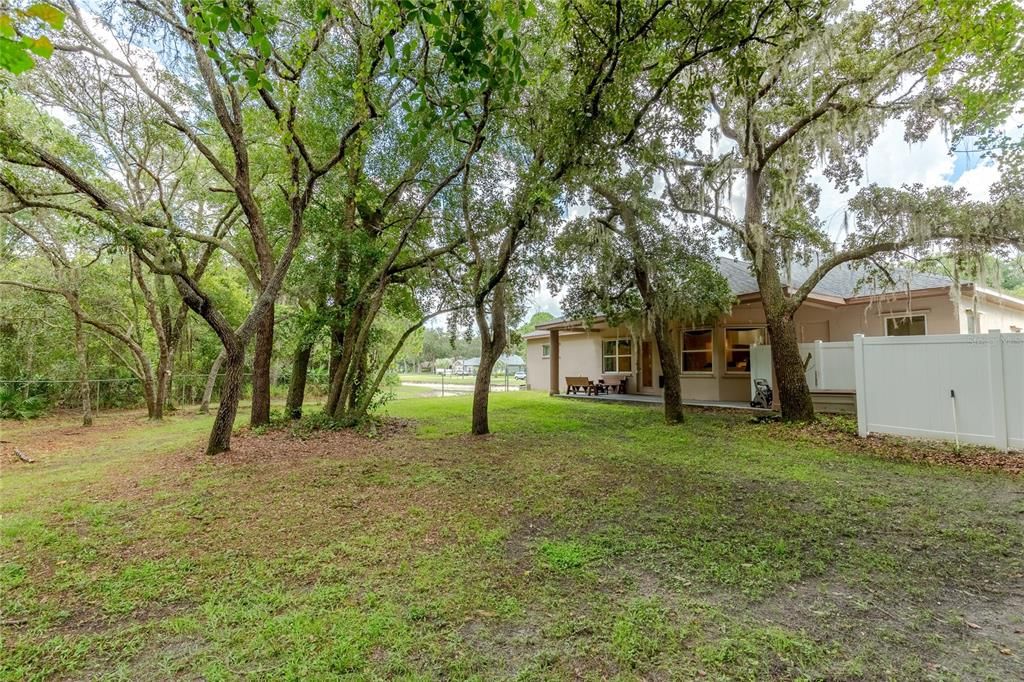 For Sale: $500,000 (4 beds, 2 baths, 2590 Square Feet)