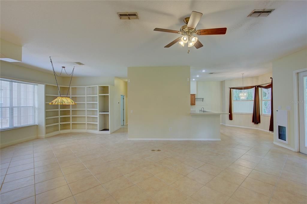 For Sale: $500,000 (4 beds, 2 baths, 2590 Square Feet)