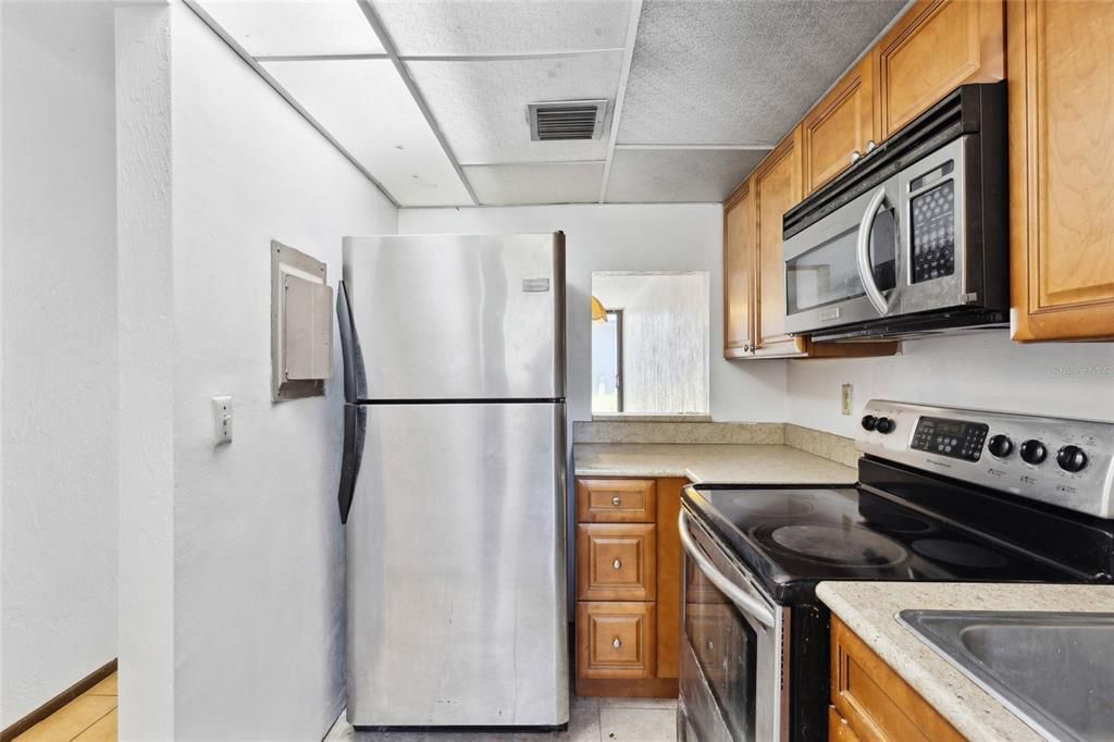 For Sale: $150,000 (2 beds, 2 baths, 1292 Square Feet)