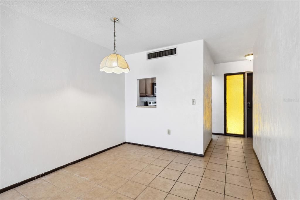 For Sale: $150,000 (2 beds, 2 baths, 1292 Square Feet)