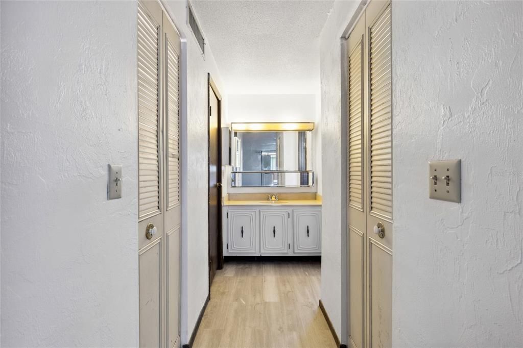 For Sale: $150,000 (2 beds, 2 baths, 1292 Square Feet)