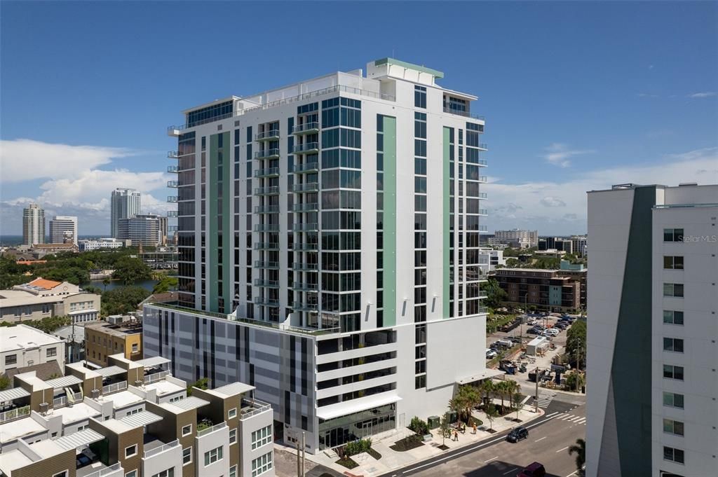 Recently Sold: $1,025,000 (1 beds, 1 baths, 1550 Square Feet)