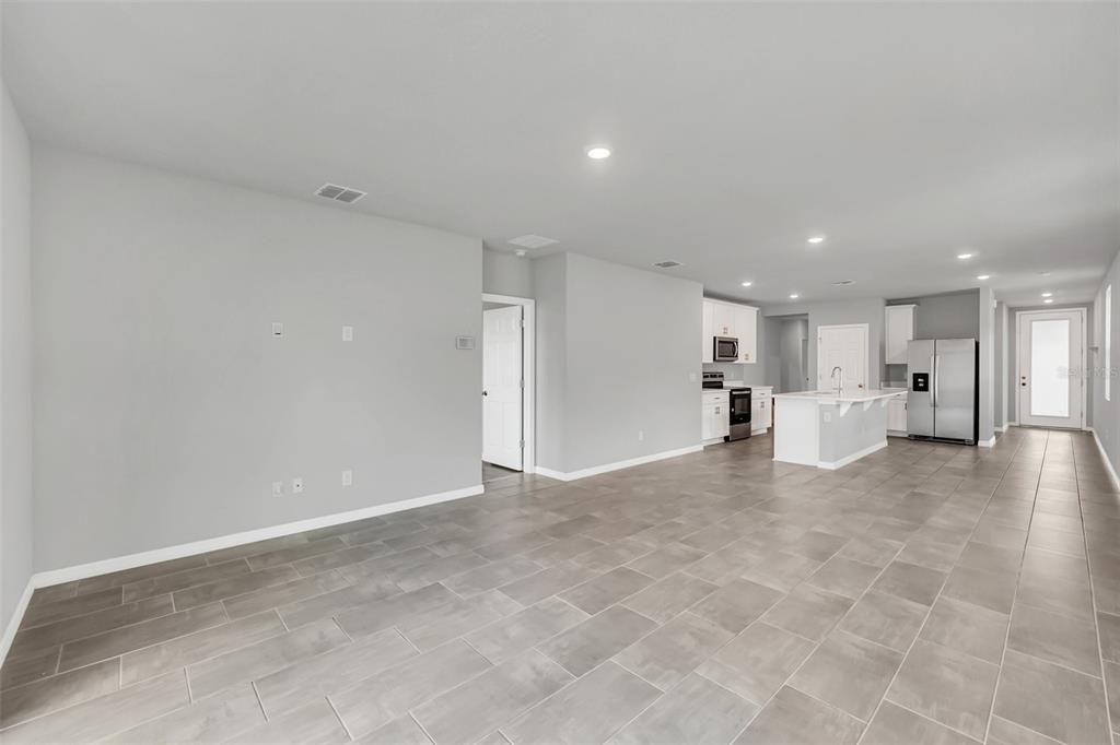 For Sale: $374,500 (4 beds, 2 baths, 1688 Square Feet)