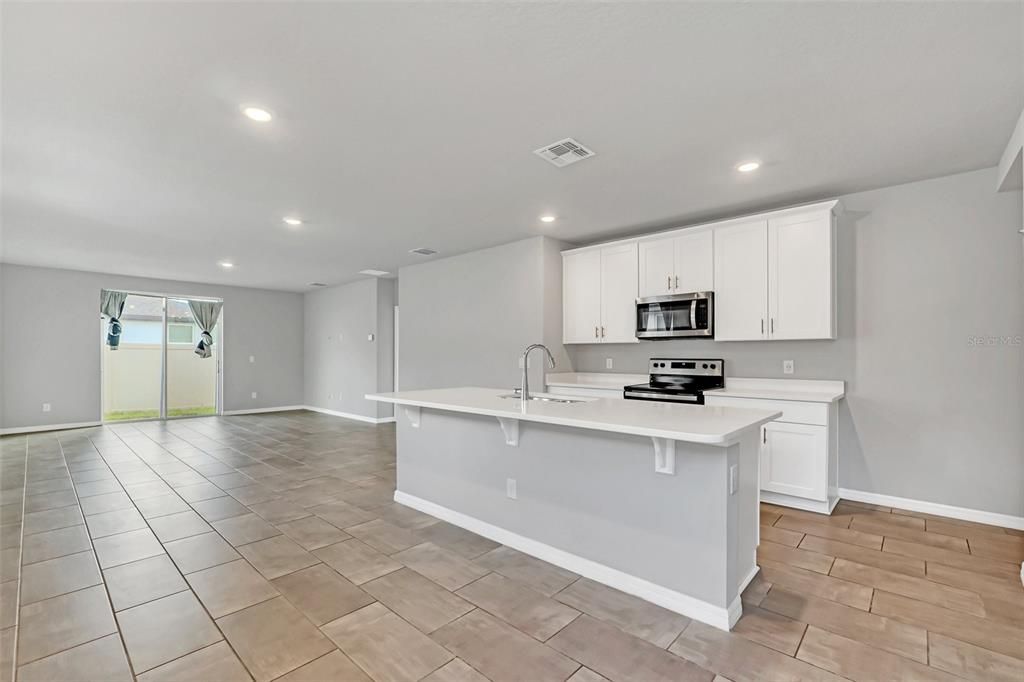 For Sale: $374,500 (4 beds, 2 baths, 1688 Square Feet)