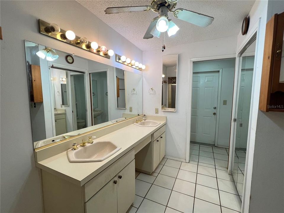 For Sale: $320,000 (4 beds, 2 baths, 1232 Square Feet)