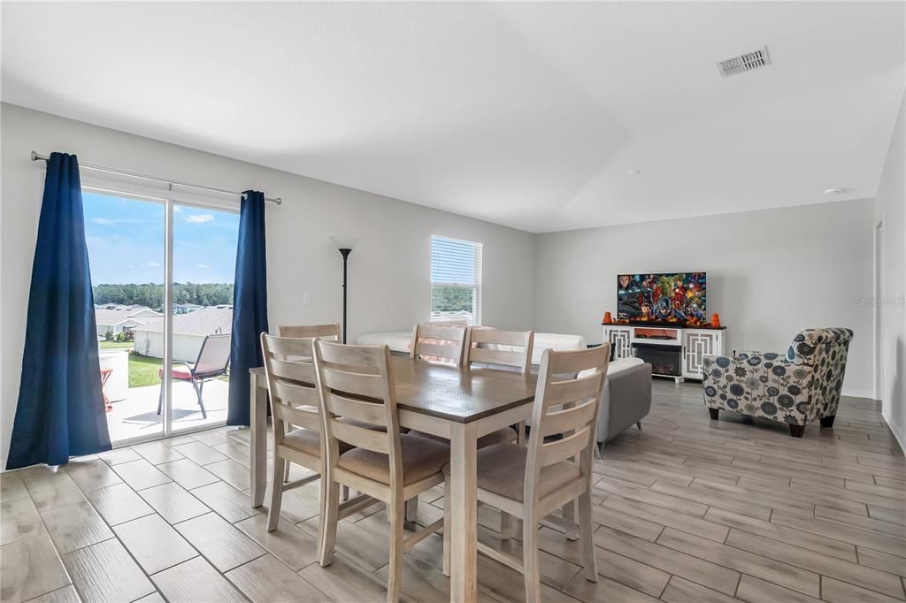 For Sale: $389,900 (3 beds, 2 baths, 1540 Square Feet)