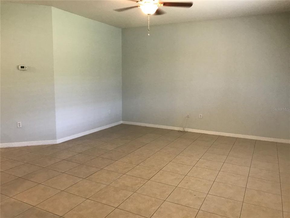 For Rent: $2,100 (3 beds, 2 baths, 1597 Square Feet)