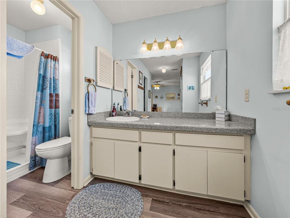 For Sale: $248,000 (2 beds, 2 baths, 1255 Square Feet)