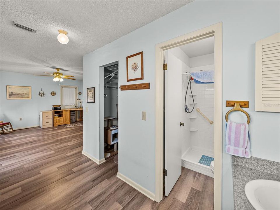 For Sale: $248,000 (2 beds, 2 baths, 1255 Square Feet)