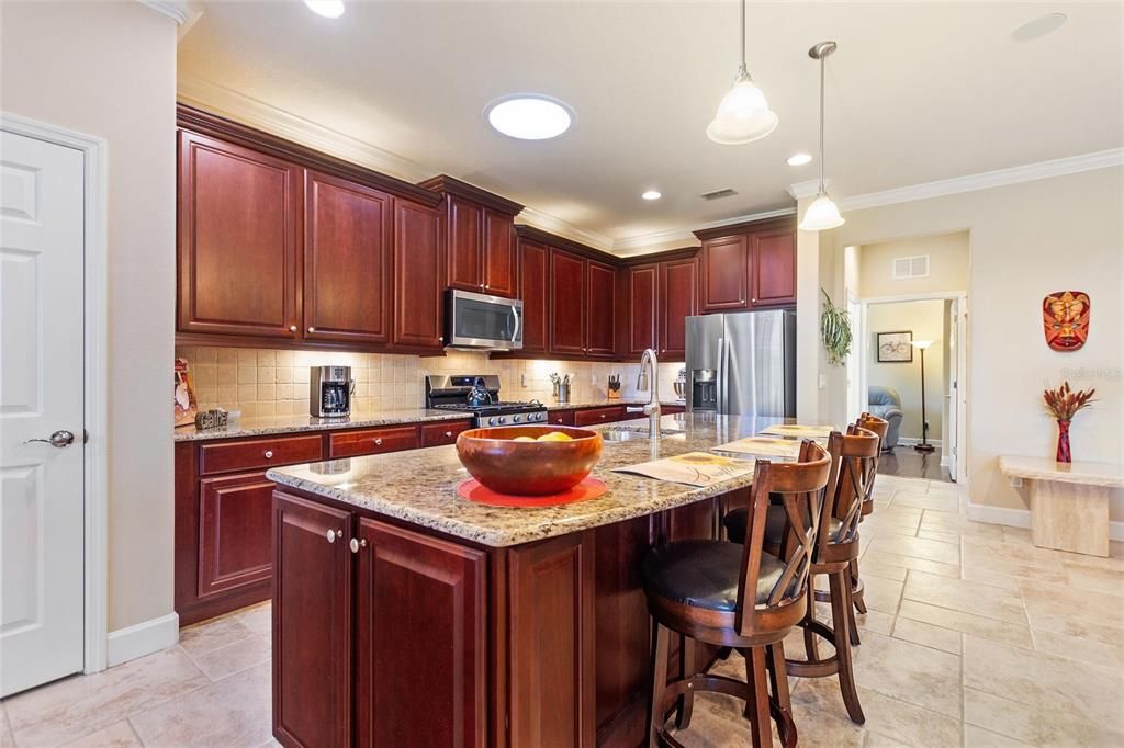 Tumbled marble backsplash