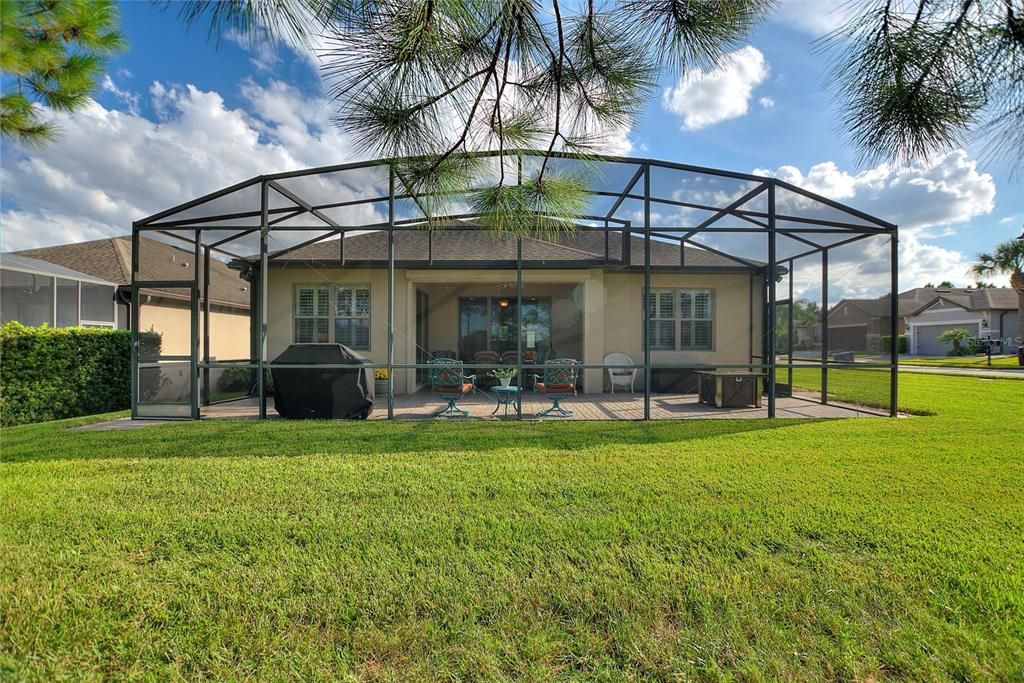 587 SF screened patio