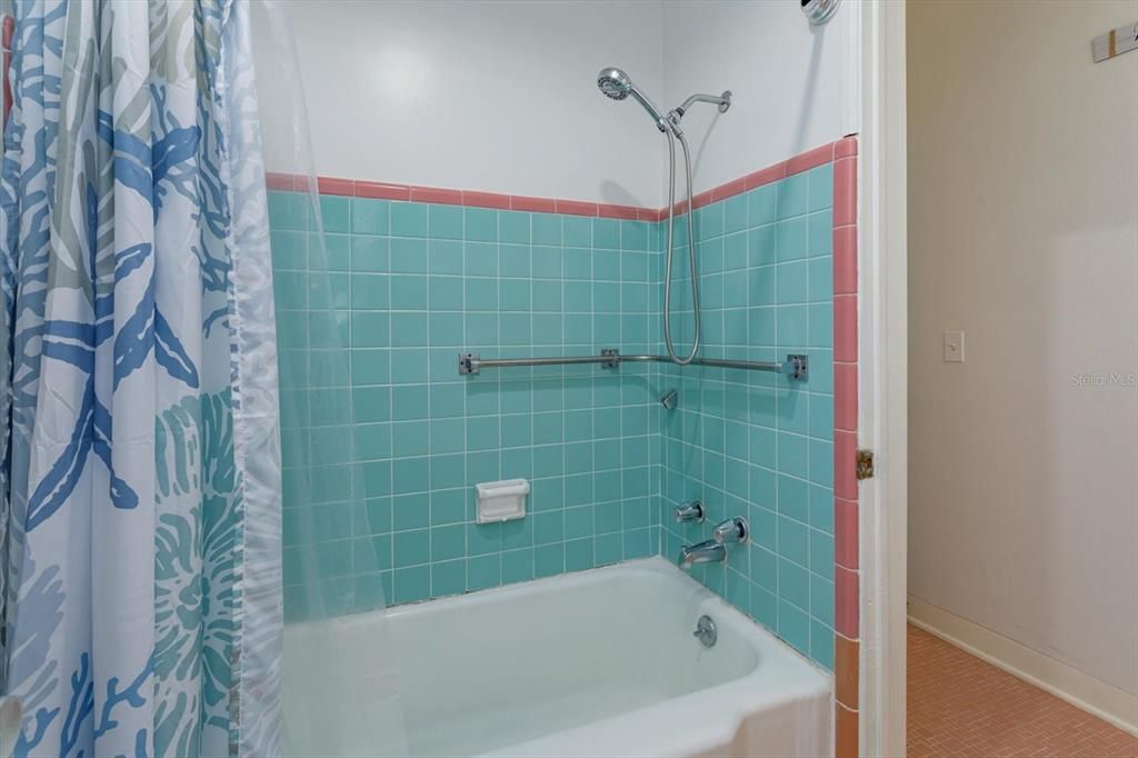 For Sale: $349,900 (3 beds, 1 baths, 1461 Square Feet)