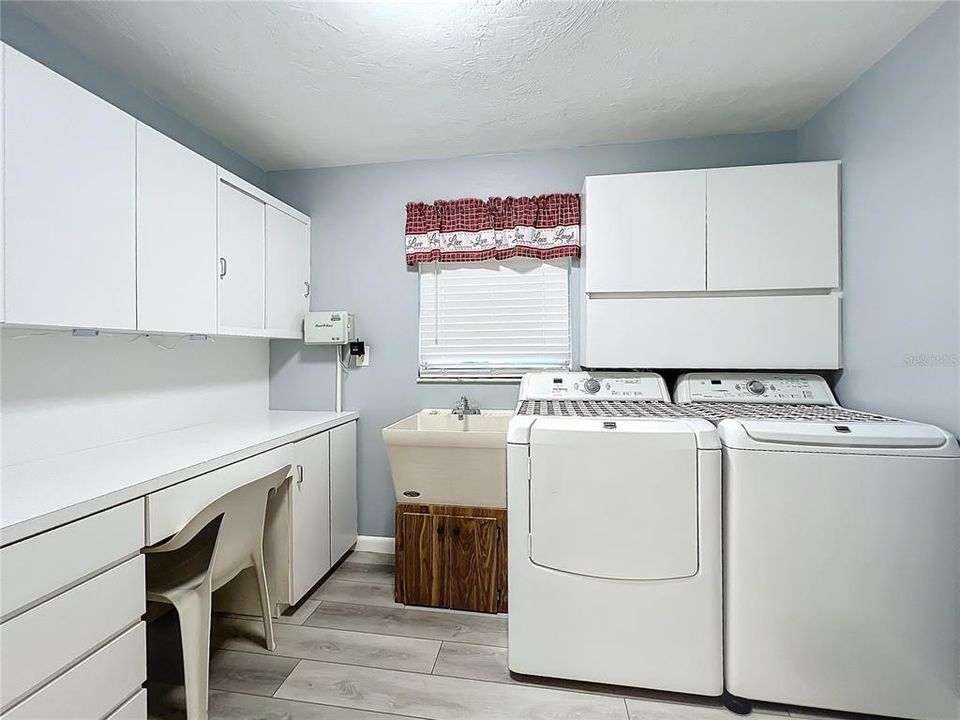 For Sale: $234,900 (2 beds, 2 baths, 1604 Square Feet)