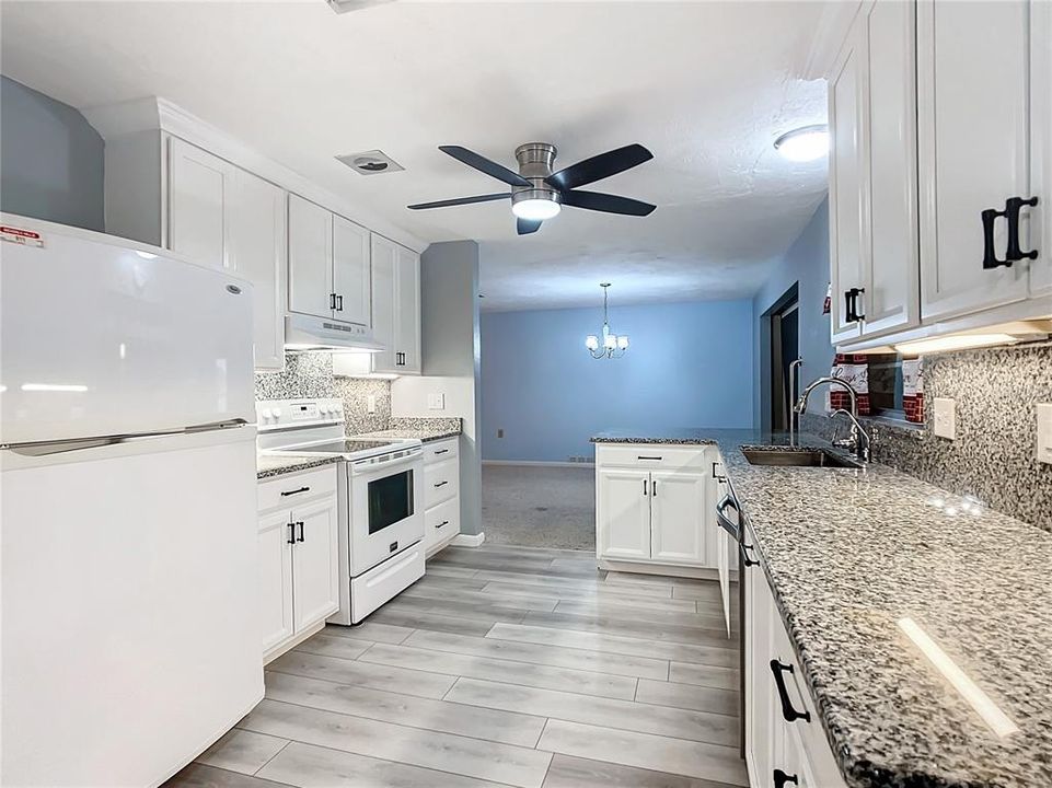 For Sale: $234,900 (2 beds, 2 baths, 1604 Square Feet)