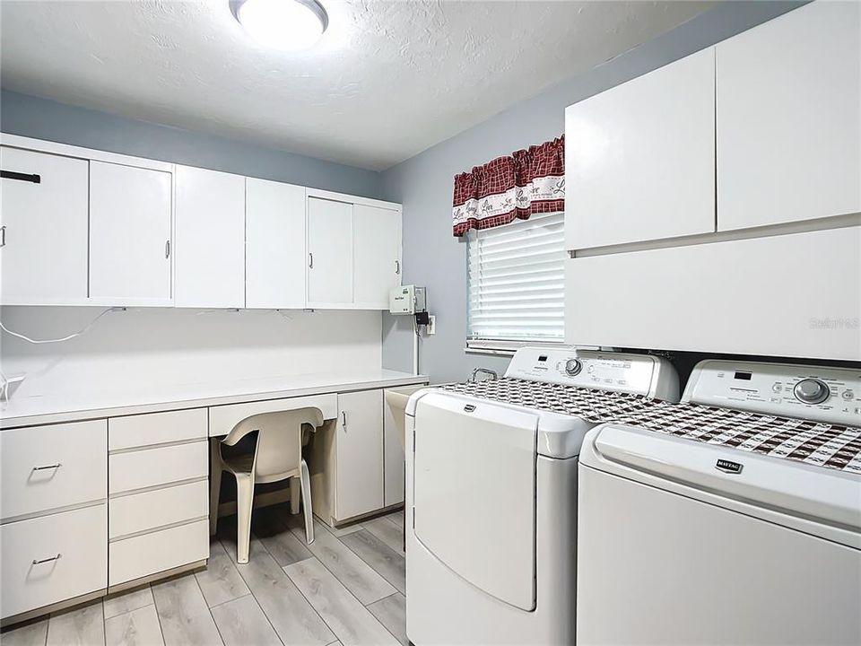 For Sale: $234,900 (2 beds, 2 baths, 1604 Square Feet)