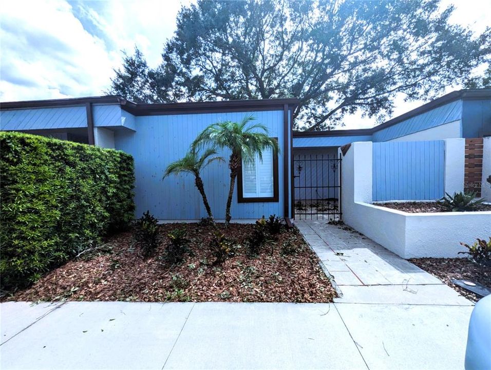 For Sale: $275,000 (2 beds, 1 baths, 1080 Square Feet)