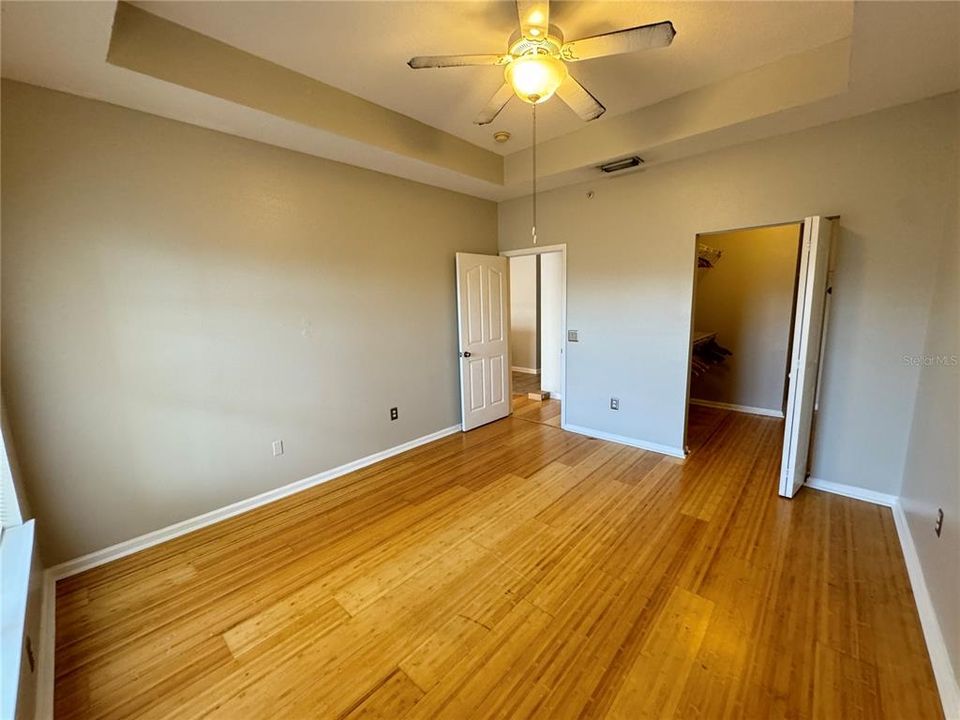 For Rent: $1,550 (1 beds, 1 baths, 867 Square Feet)