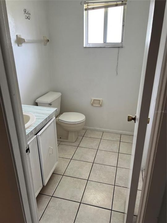 For Sale: $260,000 (3 beds, 1 baths, 979 Square Feet)