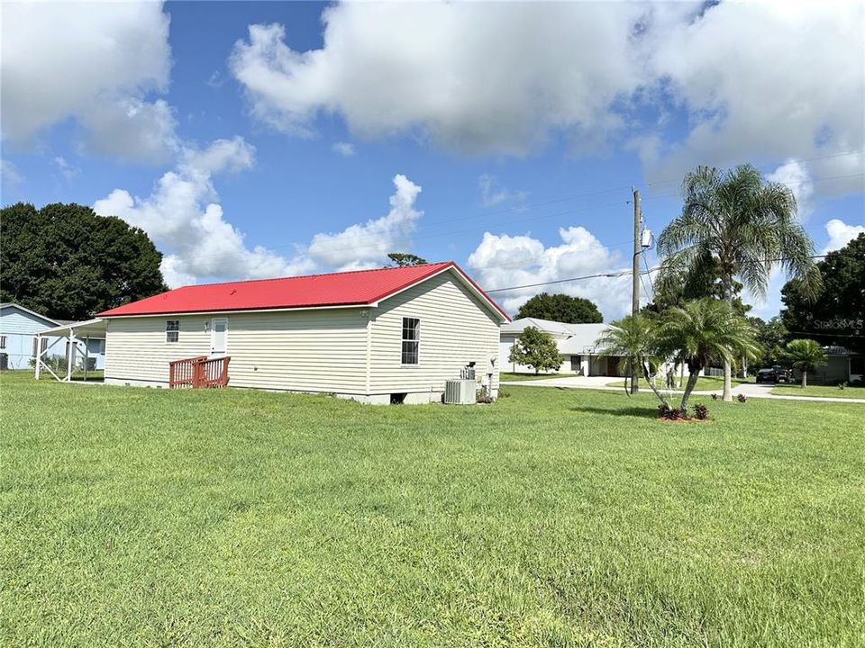 For Sale: $272,000 (3 beds, 2 baths, 1200 Square Feet)