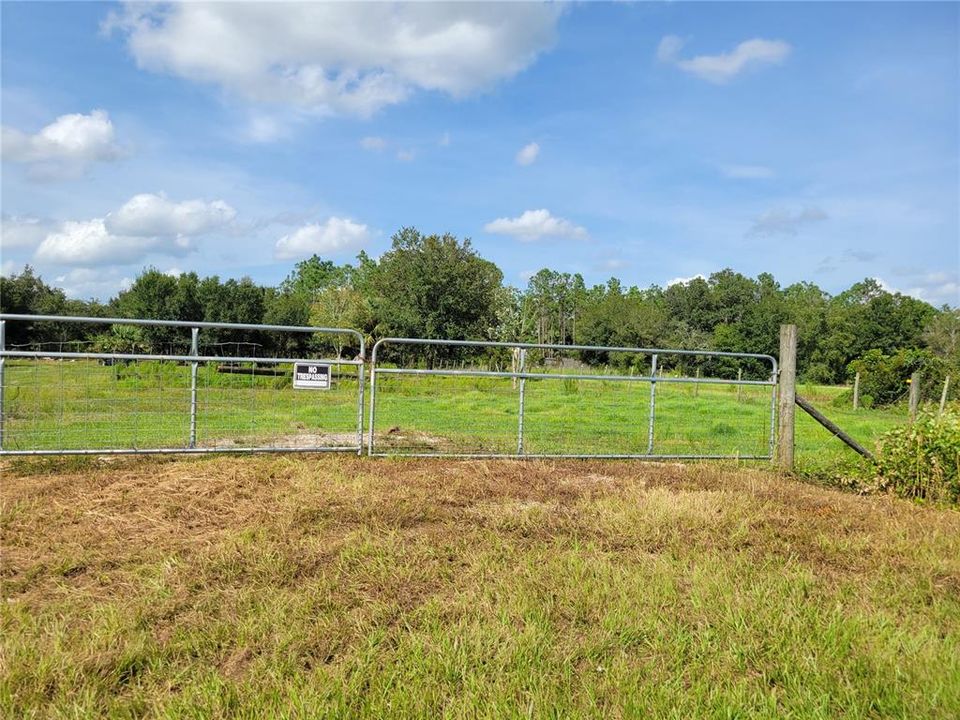 For Sale: $470,000 (3 beds, 2 baths, 1502 Square Feet)