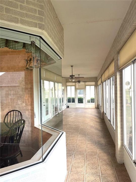 ENCLOSED LANAI/SUNROOM BAYWINDOW TO EAT IN NOOK